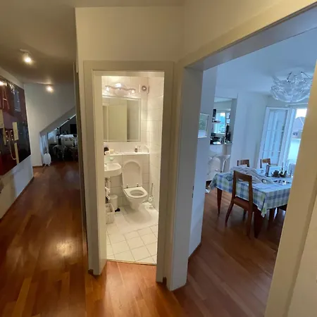 Spacious And Stylish In Apartment