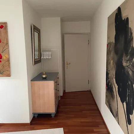 Spacious And Stylish In Apartment