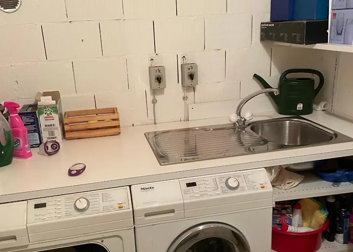 Spacious And Stylish In Apartment Zurich