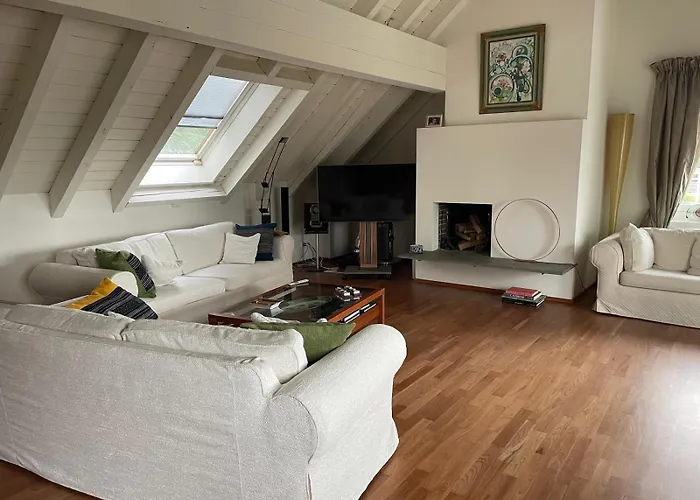 Spacious And Stylish In Apartment