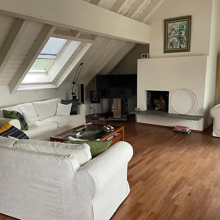 Spacious And Stylish In דירה