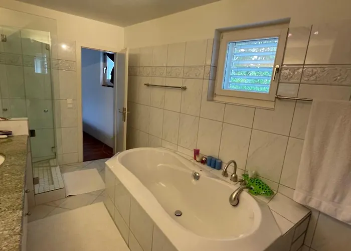 Spacious And Stylish In شقة *