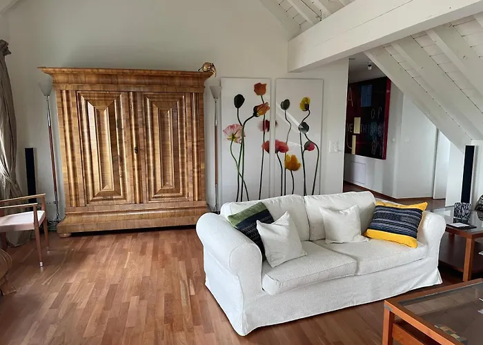 Spacious And Stylish In زيورخ