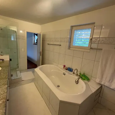 Spacious And Stylish In Apartment *